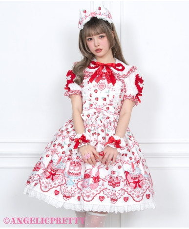 Strawberry Cake Party...